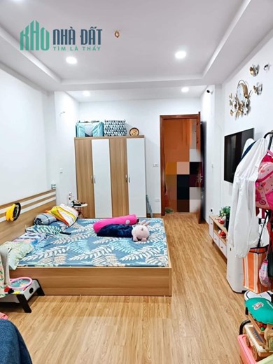 Bán nhà Lạc Trung, 38m x 4 tầng, 4.1 tỷ, phân lô, ô tô đỗ cổng