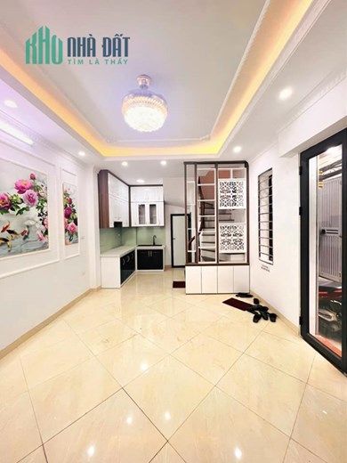 Bán nhà Định công 36m2 x5T,mới,đẹp,hiện tại,ngõ rộng,giá 3,3 tỷ,ở luôn