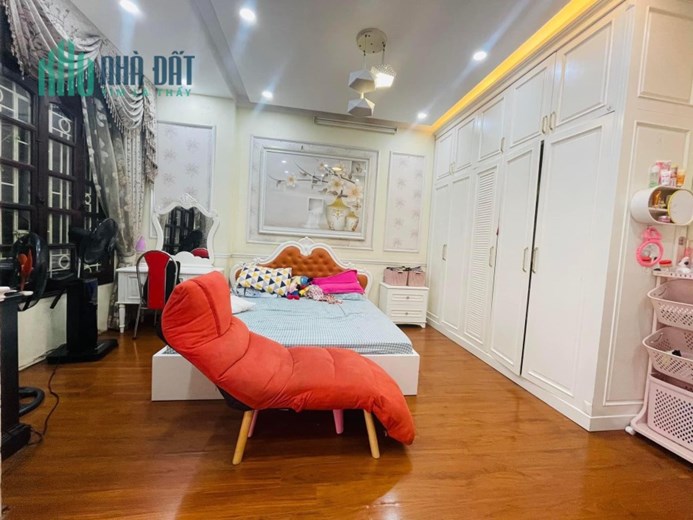 SIÊU PHẨM TRẦN QUỐC HOÀN 50M x 6T Ở V.I.P, Ô TÔ, KINH DOANH ĐỈNH GIÁ 6.6 TỶ
-	Vị trí vàng thủ đô,