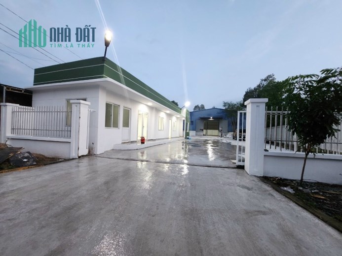 Nhà xưởng An Phước, DT 17 x 46, 300 TC, MT đường chính vào KCN Long Đức