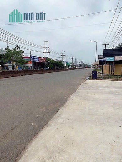 Nhà xưởng An Phước, DT 17 x 46, 300 TC, MT đường chính vào KCN Long Đức