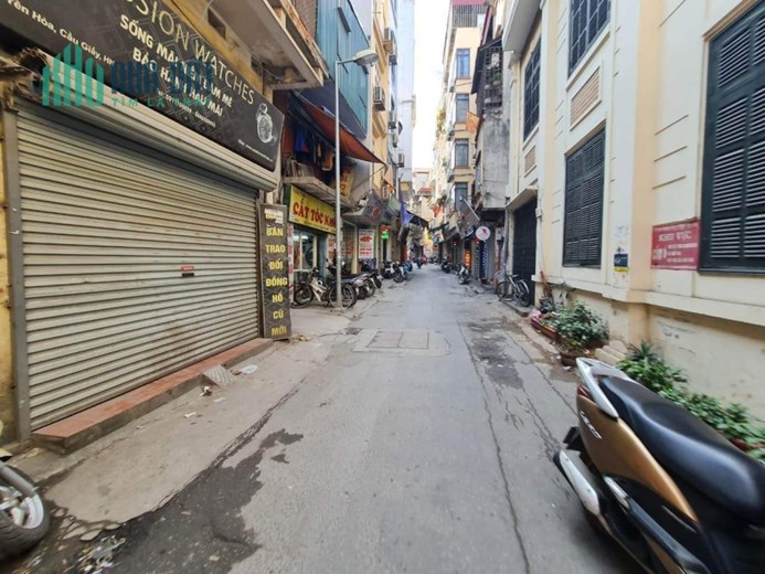 Bán nhà phố Yên Hòa, Cầu Giấy, 73m2, 3 tầng, mặt tiền rộng, ngõ 3 gác, giá 5.88 tỷ.
