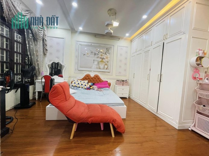 Cần bán Nhà  Quận Thanh Xuân- Phân lô, ngõ rộng thênh thang 64m x4 tầng MT 5,3m. 7.x tỷ