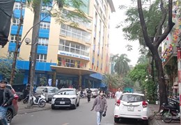 Bán nhà Dịch Vọng, Cầu Giấu, 36m2, 5 tầng, mặt ngõ kinh doanh, 50m ra mặt phố, giá 5.68 tỷ.