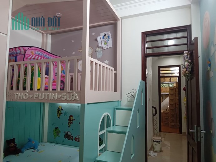 Bán nhà Dịch Vọng, Cầu Giấu, 36m2, 5 tầng, mặt ngõ kinh doanh, 50m ra mặt phố, giá 5.68 tỷ.