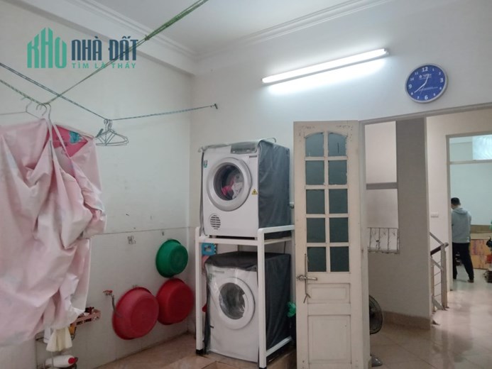 Bán nhà Dịch Vọng, Cầu Giấu, 36m2, 5 tầng, mặt ngõ kinh doanh, 50m ra mặt phố, giá 5.68 tỷ.