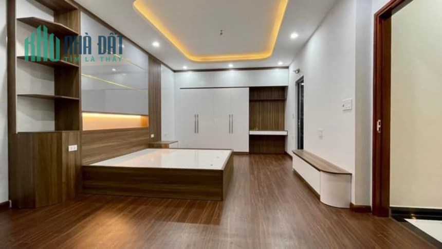 "Nhà mặt phố Thần Thái Tông, Cầu Giấy 42m, 5 tầng, mt 4m, giá 19 tỷ