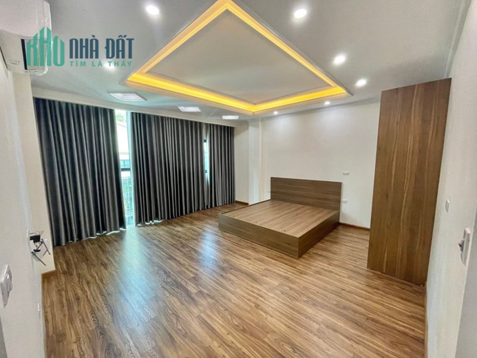 "Nhà mặt phố Thần Thái Tông, Cầu Giấy 42m, 5 tầng, mt 4m, giá 19 tỷ