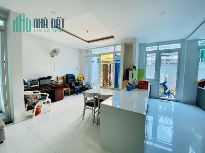 Bán Nhà Lê Đức Thọ Gò Vấp 3 Tầng Xây Dựng 70m2 Giá 5 Tỷ 9
