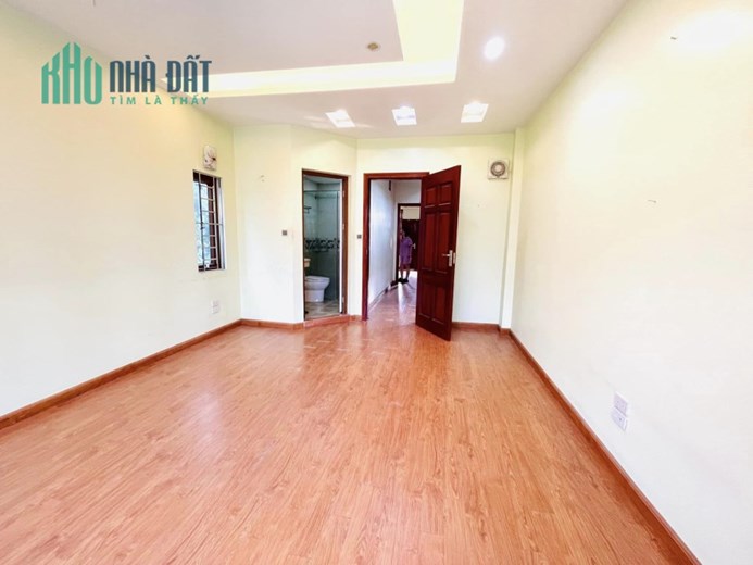 60m 5 Tầng Mặt Hồ Hạ ĐÌnh Vỉa Hè Đá Bóng Kinh Doanh Siêu ĐỈnh. Ô Tô Đỗ Vài Cái. Chủ Thiện Trí Bán