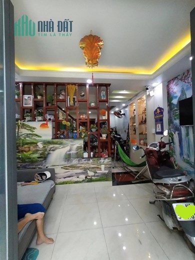 Bán nhà HXT đường số 11, Bình Tân, 32m² (4x8), 5 tầng, 6PN, chỉ 4.2 tỷ TL chính chủ.