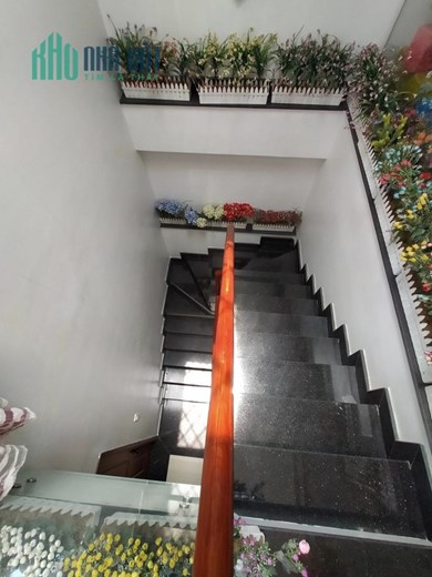 Bán nhà HXT đường số 11, Bình Tân, 32m² (4x8), 5 tầng, 6PN, chỉ 4.2 tỷ TL chính chủ.