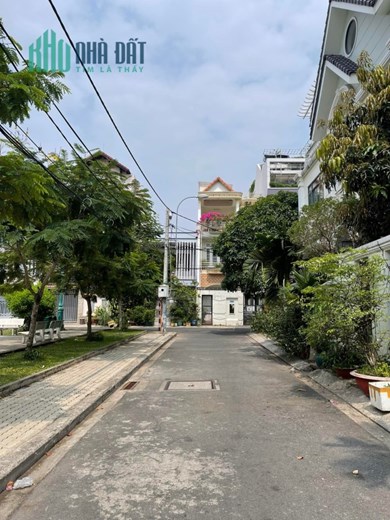 BÁN NHÀ QUẬN 7 SÁT VIVO CITY CHỈ  2.7 TỶ