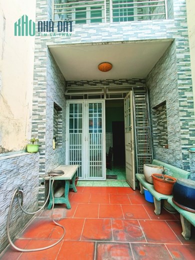 Bán gấp nhà mặt tiền đường Hồng Bàng Phường 1 Quận 11 48m2 3 tầng BTCT chỉ nhỉnh 11 tỷ