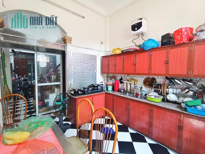 BÁN NHÀ LÒ ĐÚC- THOÁNG TRƯỚC SAU- 4 NGỦ- GẦN PHỐ Ở NGAY- 40M2- NHỈNH 4 TỶ