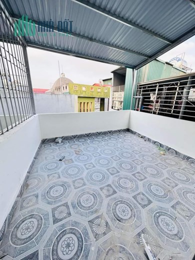 4 tỷ nhà mới đẹp 5 tầng Đông Thiên, Lĩnh Nam, gần ô tô, sát phố, nhà thoáng rộng