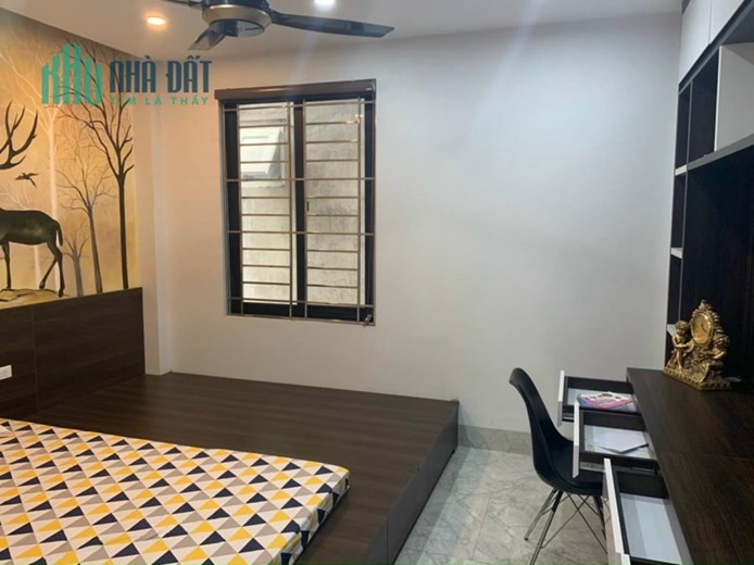 Cần bán gấp nhà phố Hoàng Cầu, Đống Đa 70m, 7 tầng, mt 4.5m, giá 28.5 tỷ.