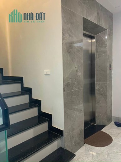 Cần bán gấp nhà phố Hoàng Cầu, Đống Đa 70m, 7 tầng, mt 4.5m, giá 28.5 tỷ.