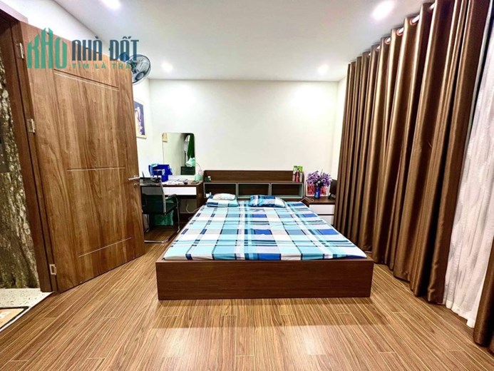 Bán nhà mặt ngõ Trần Duy Hưng 55m 5 tầng mặt tiền 4m ngõ thông kinh doanh nhỉnh 6 tỷ lh 0975124520
