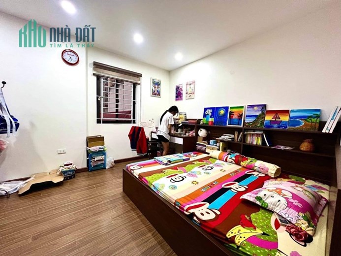 Một nhà ra phố Trần Duy Hưng 55m 5 tầng mặt tiền 4m ngõ thông kinh doanh nhỉnh 6 tỷ lh 0817606560