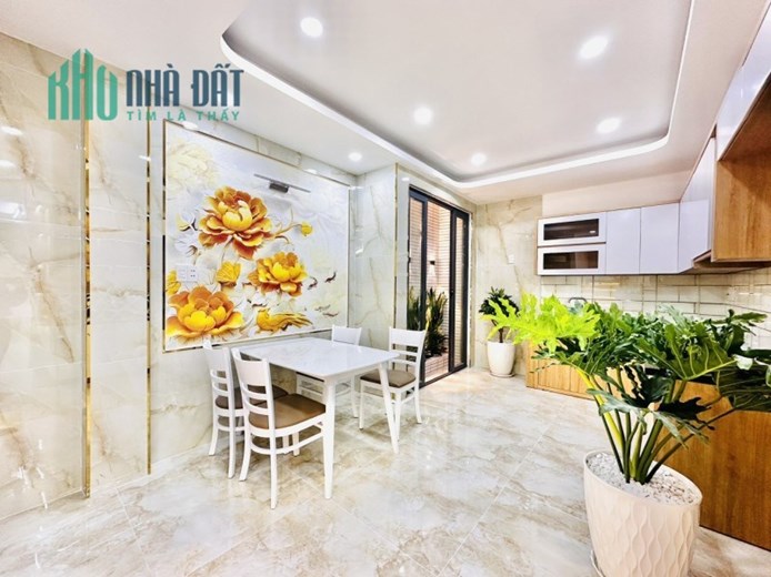Bán Nhà Thống Nhất Gò Vấp 5 Tầng Hẻm Xe Hơi Giá 4 Tỷ 9 Ở Ngay