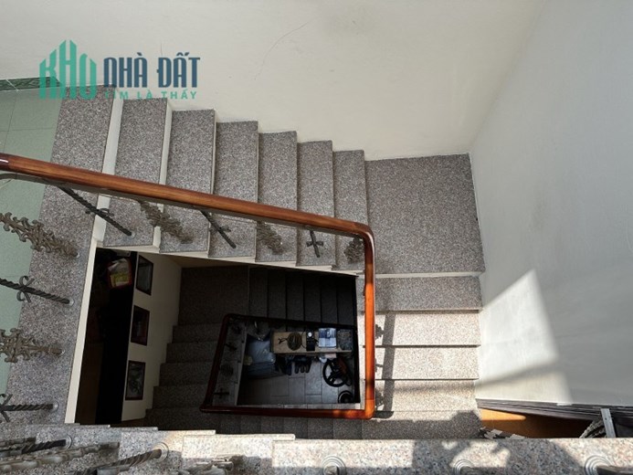 Nhà 3 tầng Phạm Văn Nghị gần bệnh viện Hoàn Mỹ