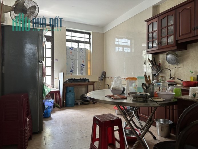 Nhà 3 tầng Phạm Văn Nghị gần bệnh viện Hoàn Mỹ