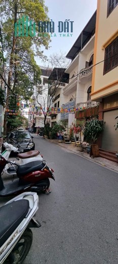 145m Phố Huỳnh Thúc Kháng Phân Lô Vỉa Hè Đá Bóng. Chủ Thiện Chí Bán