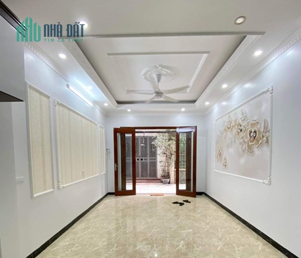 Bán nhà Ngõ 521 Phố TRƯƠNG ĐỊNH, NHÀ MỚI, diện tích 34m2, 5 tầng, giá 4,4 tỷ.