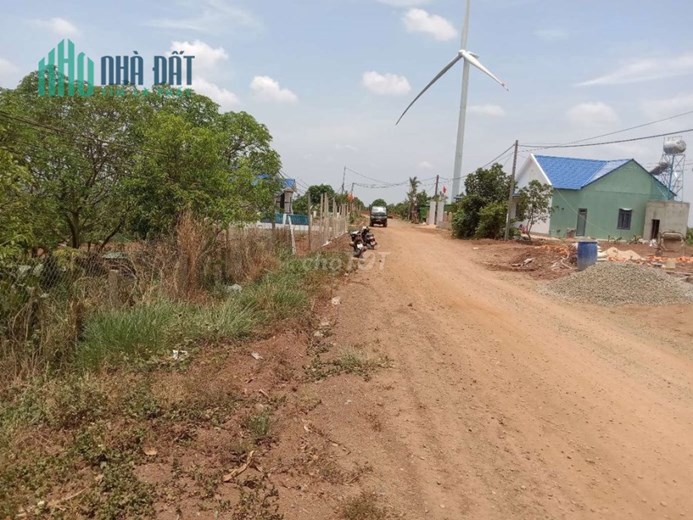 Chính chủ cần bán 10 đến 20m ngang mặt tiền đường 12m cách QL14 chỉ 500m