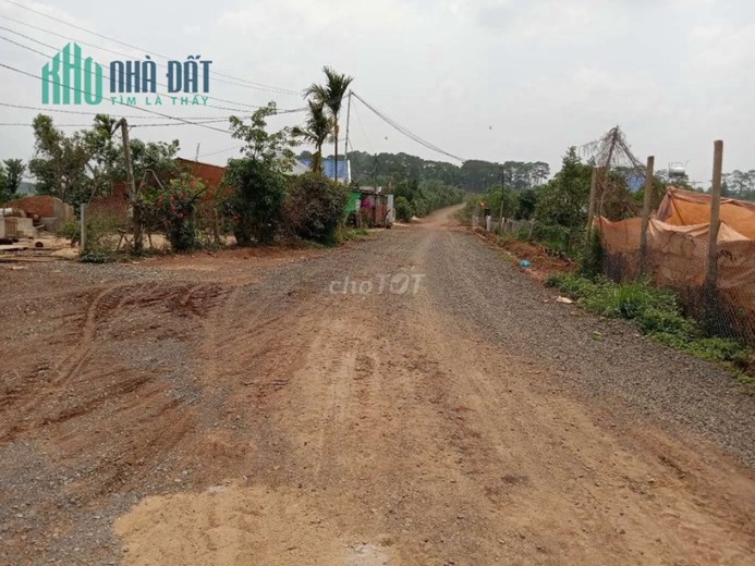 Chính chủ cần bán 10 đến 20m ngang mặt tiền đường 12m cách QL14 chỉ 500m