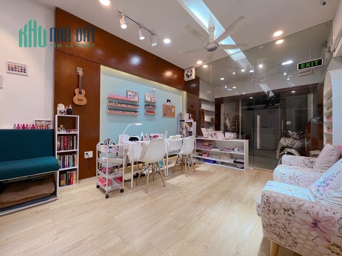 SANG TIỆM NAIL HOẶC SANG MẶT BẰNG – số 262/9 Huỳnh Văn Bánh, Phường11, Quận Phú Nhuận