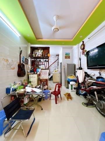 Nhà 4 tầng KHU 20 THƯỚC Hoàng Diệu,p9 Quận 4 Giá 4.2 tỷ