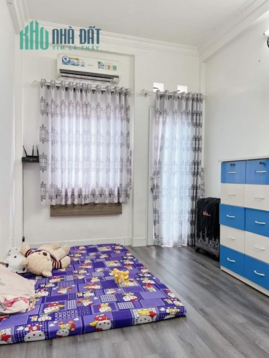 Nhà 4 tầng Bến Vân Đồn p9 Quận 4 Giá 4.6 tỷ