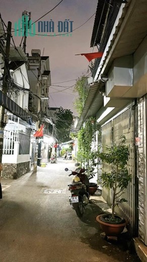 GÒ VẤP,QUANG TRUNG P8 GẦN CÔNG VIÊN LÀNG HOA
NHÀ ĐẸP XE HƠI THÔNG TƯ HƯỚNG - DT 33m2- 2 TẦNG ĐÚC