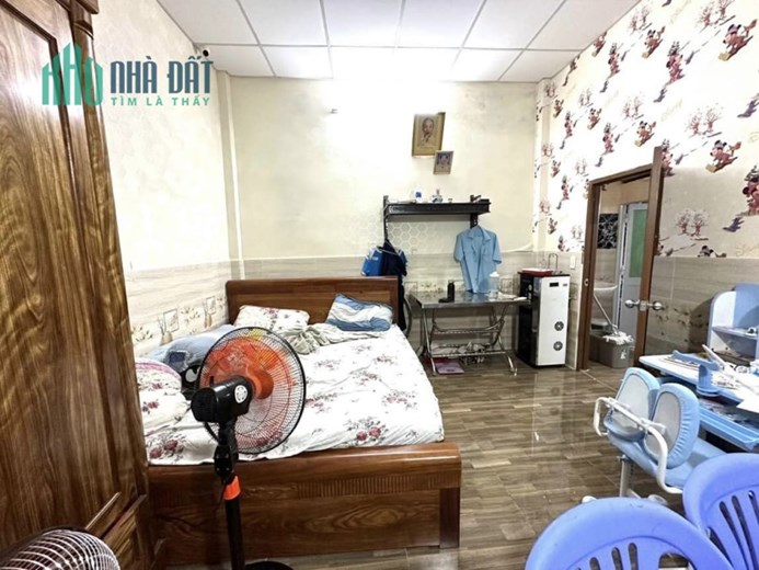 GÒ VẤP,QUANG TRUNG P8 GẦN CÔNG VIÊN LÀNG HOA
NHÀ ĐẸP XE HƠI THÔNG TƯ HƯỚNG - DT 33m2- 2 TẦNG ĐÚC
