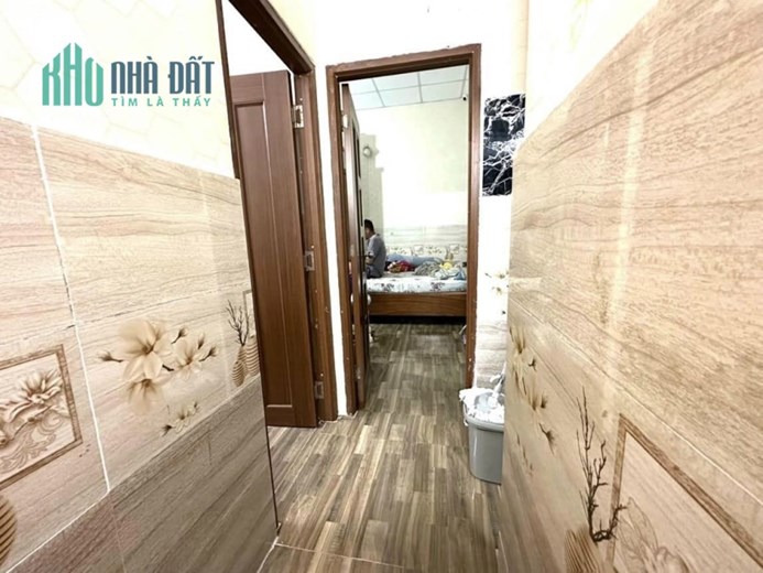 GÒ VẤP,QUANG TRUNG P8 GẦN CÔNG VIÊN LÀNG HOA
NHÀ ĐẸP XE HƠI THÔNG TƯ HƯỚNG - DT 33m2- 2 TẦNG ĐÚC
