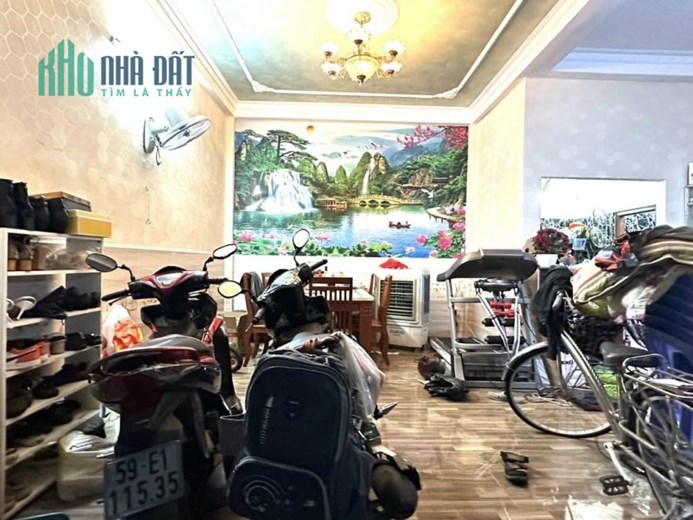 GÒ VẤP,QUANG TRUNG P8 GẦN CÔNG VIÊN LÀNG HOA
NHÀ ĐẸP XE HƠI THÔNG TƯ HƯỚNG - DT 33m2- 2 TẦNG ĐÚC