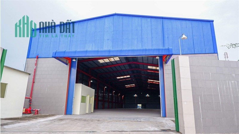 Bán Nhà xưởng đẹp, xây dựng kiên cố, 1700m2 có sẵn 1300m thổ cư. Cạnh QL1. cont 24h
