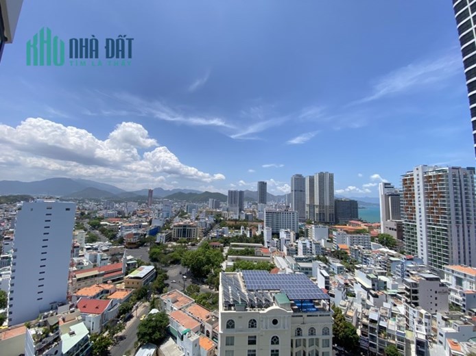 căn hộ HUD building  view xéo biển  Giá trẻ  cách biển 200m.