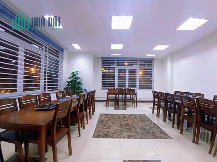 Bán Toà Nhà 8 Tầng Thang Máy Cực Đẹp Tại Phố Vip Quận Đống Đa 0902128799