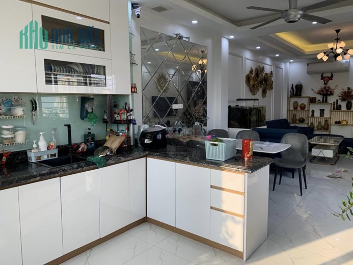 Bán nhà phố Đông Tác, ô tô tránh, vỉa hè, kinh doanh, 8 tầng thang máy, 60m, nhỉnh 16 tỷ