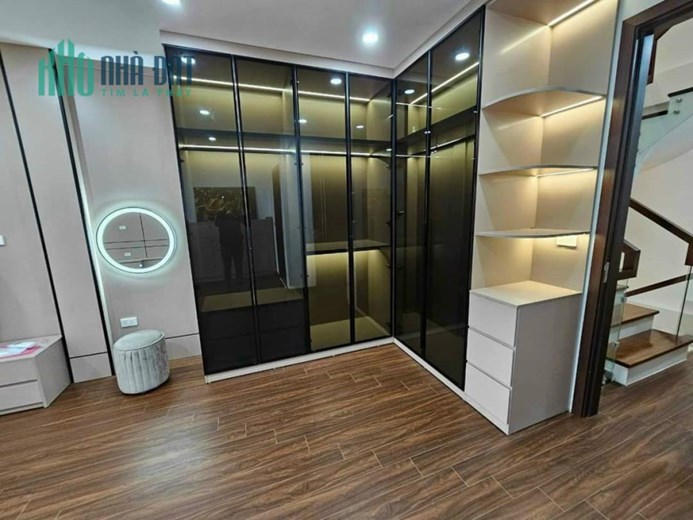 Bán nhà ngõ 268 Ngọc Thuỵ, 40m x 7T THANG MÁY, GARA OTO LH: 0936123469
