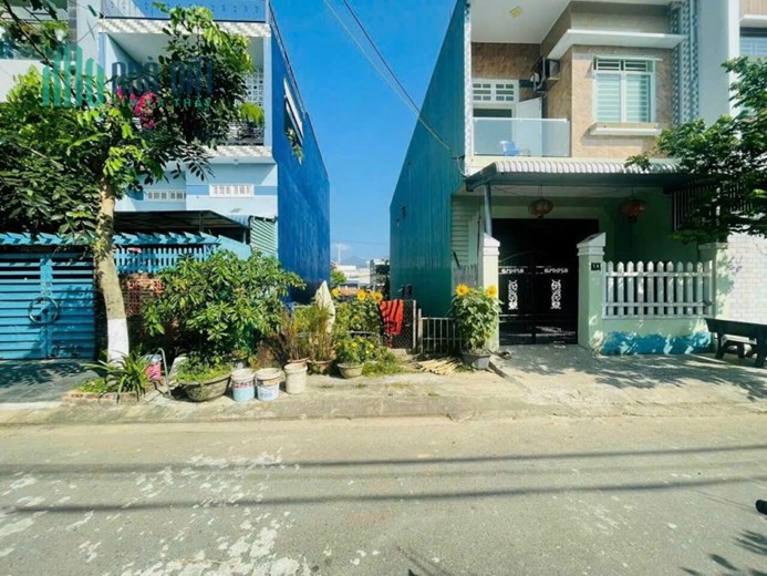 Bán đất mặt tiền Vũ Huy Tấn