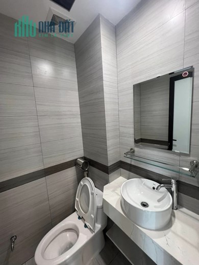 Bán ngôi nhà 58m2 Mặt phố Âu Cơ, Tây Hồ Gara Ô tô 7 chỗ Kinh doanh đỉnh 7.3 Tỷ