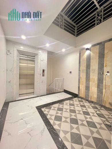Bán căn nhà 78m2 phố Nghi Tàm, Tây Hồ Thang máy Xịn Ô tô đỗ cửa 9.2 Tỷ