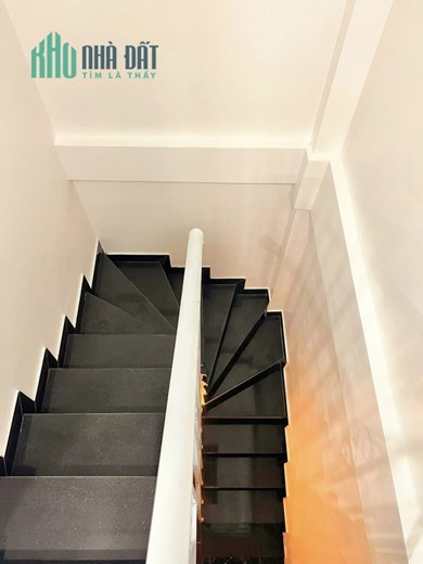 Bán căn nhà 58m2 Mặt phố Yên Phụ, Tây Hồ Gara Ô tô 7 chỗ Kinh doanh đắc địa 7.3 Tỷ