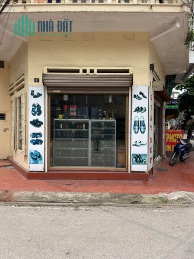 Chính chủ cần tiền bán nhanh căn nhà 3 tầng 3 mặt phố Hàng Đồng,Hàng Sắt, Minh Khai Thuộc Khu vực 1