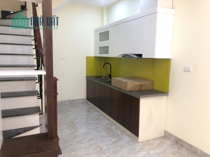 Bán nhà phố Nguyễn Văn Cừ, Gần phố, 35 m2, 5T, giá chỉ 4.15 tỷ