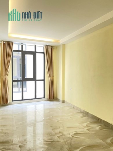 Bán nhà phố Nguyễn Văn Cừ, Gần phố, 35 m2, 5T, giá chỉ 4.15 tỷ